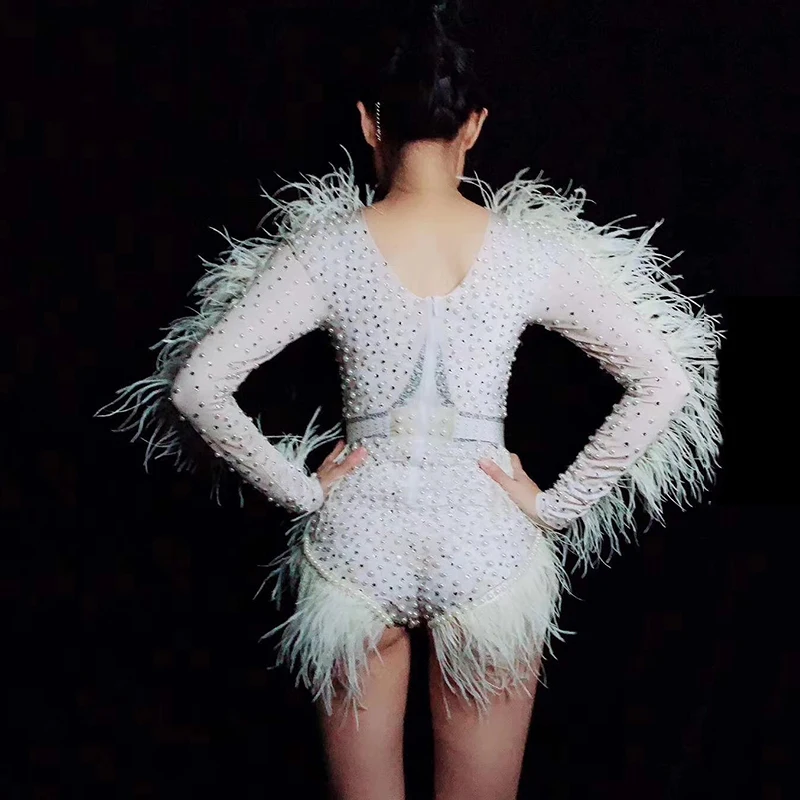 

Bright Silver Crystals Pearls White Feather Fringes Bodysuit Women Birthday Celebrate Nightclub DJ Female Singer Show Wear DJ533