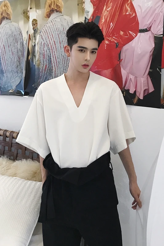 

Summer new style solid color profile deep V neck extremely simple air quality short sleeve T-shirt men's loose shirt