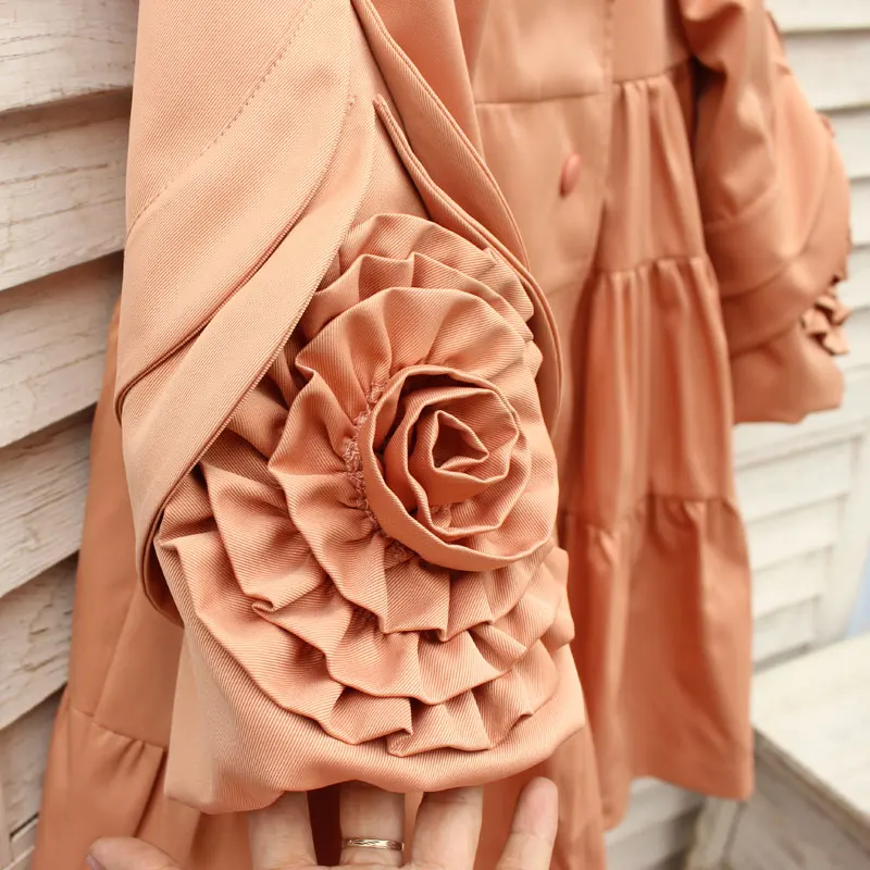 Одинаковые комплекты для семьи пальто мамы и дочки платье коллекция 2017 года