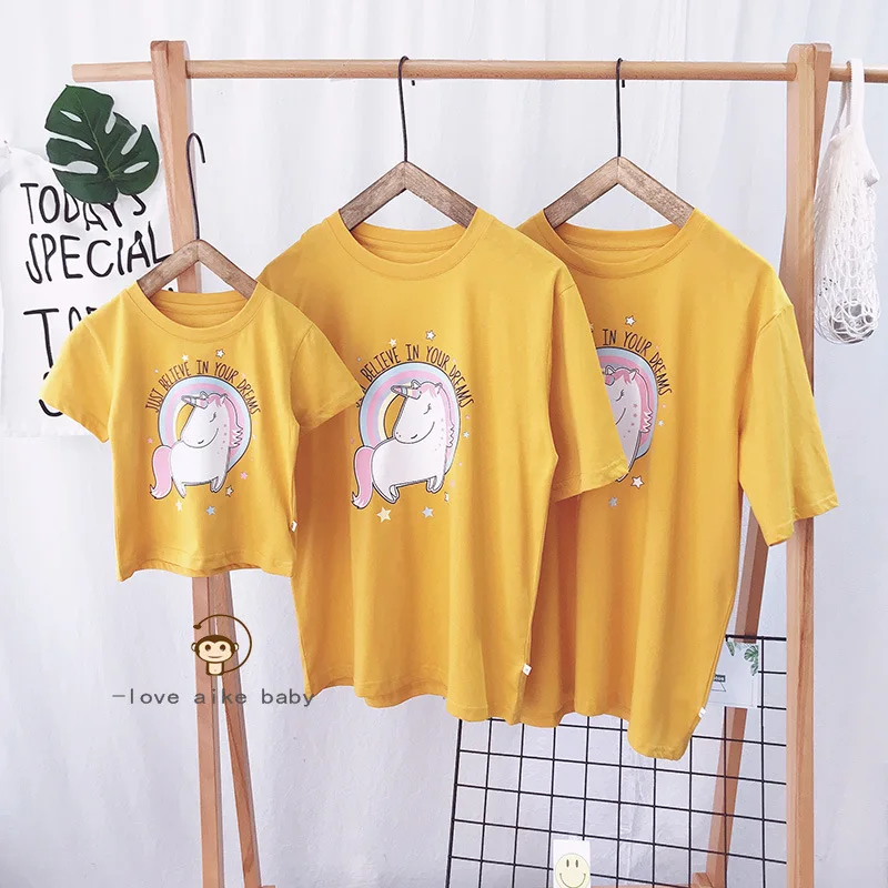 Одинаковая одежда для всей семьи летние одинаковые платья мамы и дочери папы