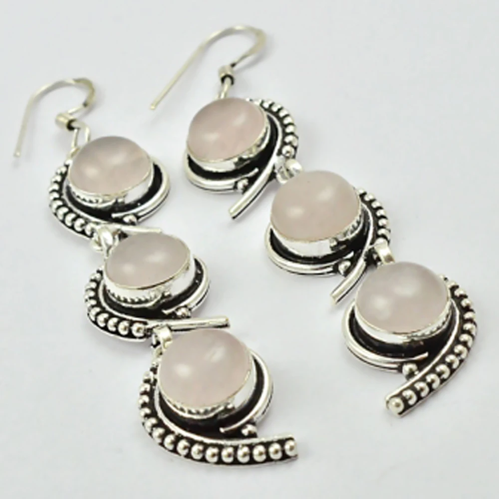 

Розовые кварты, серебряное покрытие на медных сережках, 75 мм, E2663