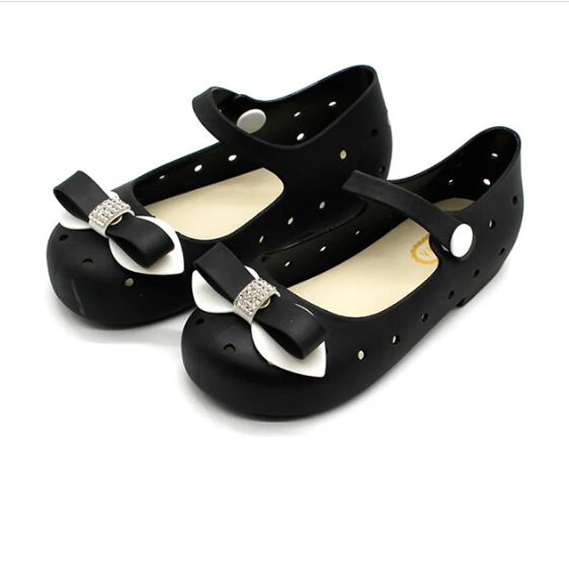 2018 сандалии для девочек новые туфли из мягкой кожи и ПВХ на Плоском Каблуке