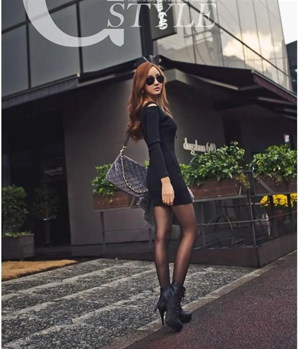 Женское трикотажное платье свитер без бретелек с круглым вырезом и длинным