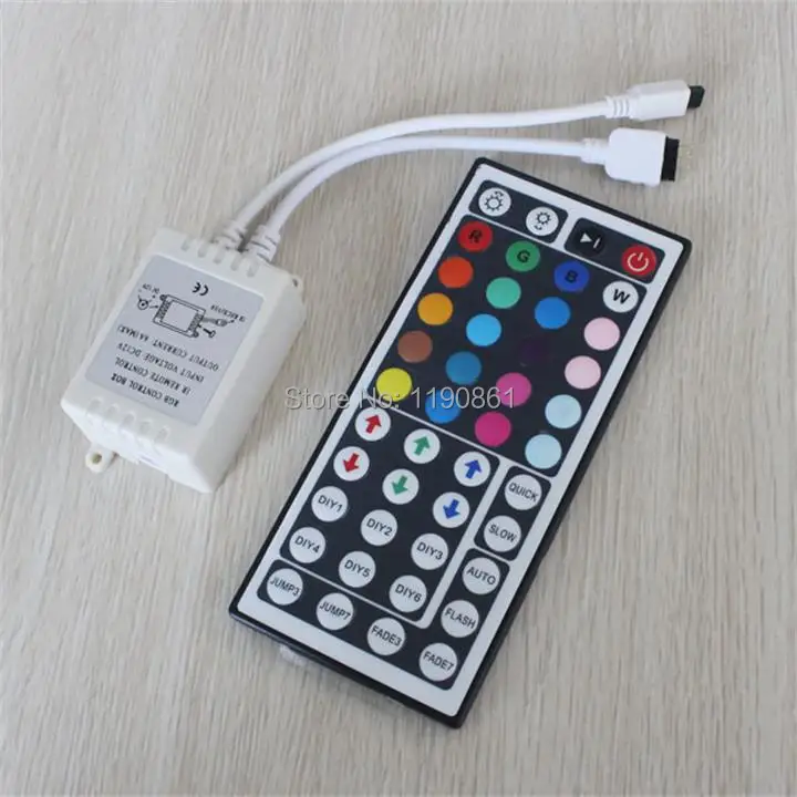 Светодиодная лента RGB 5050 SMD 60 светодиодов/м 5 м гибкая Водонепроницаемая + пульт на