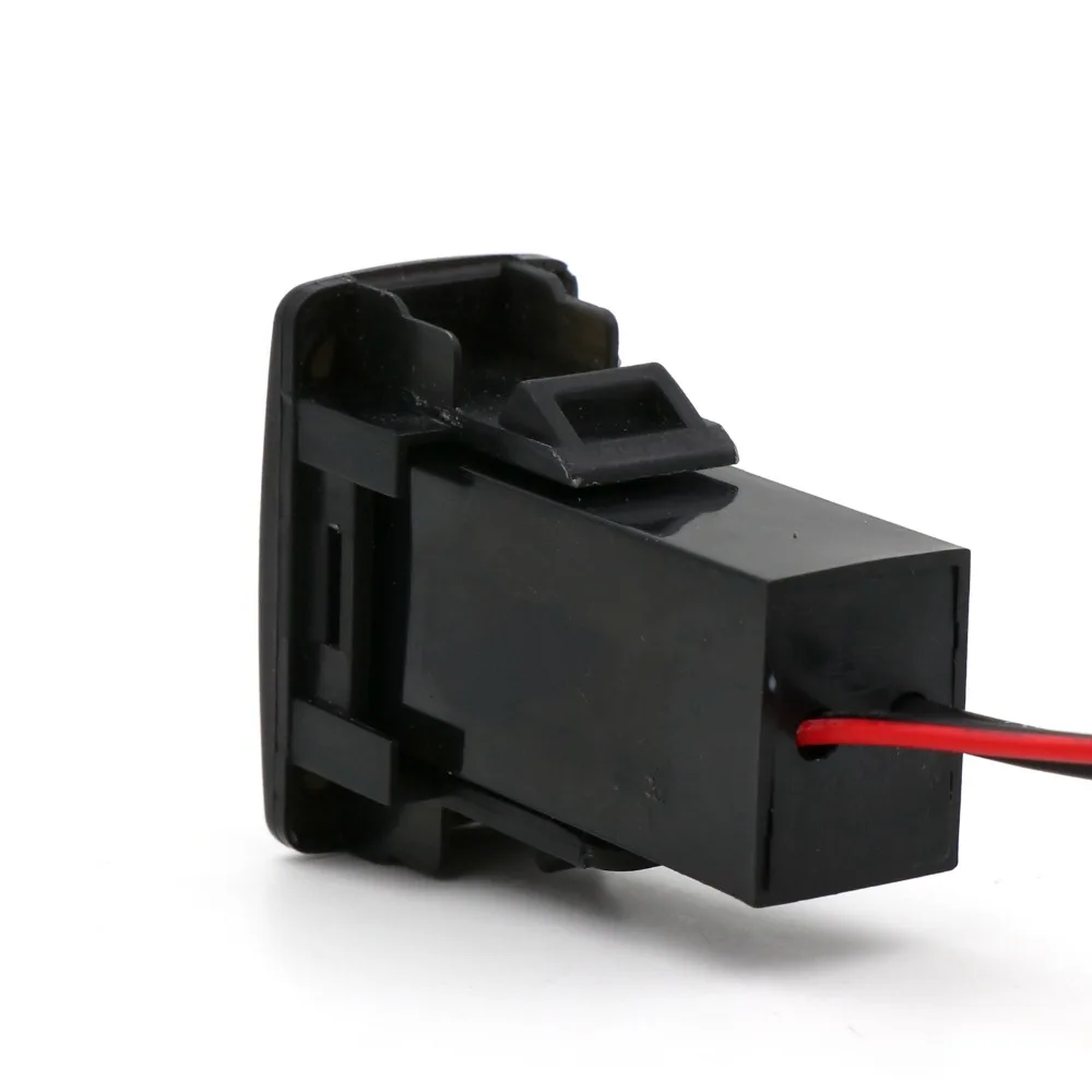 Автомобильное зарядное устройство с USB интерфейсом 5 в 2 1 А и разъем аудио входом