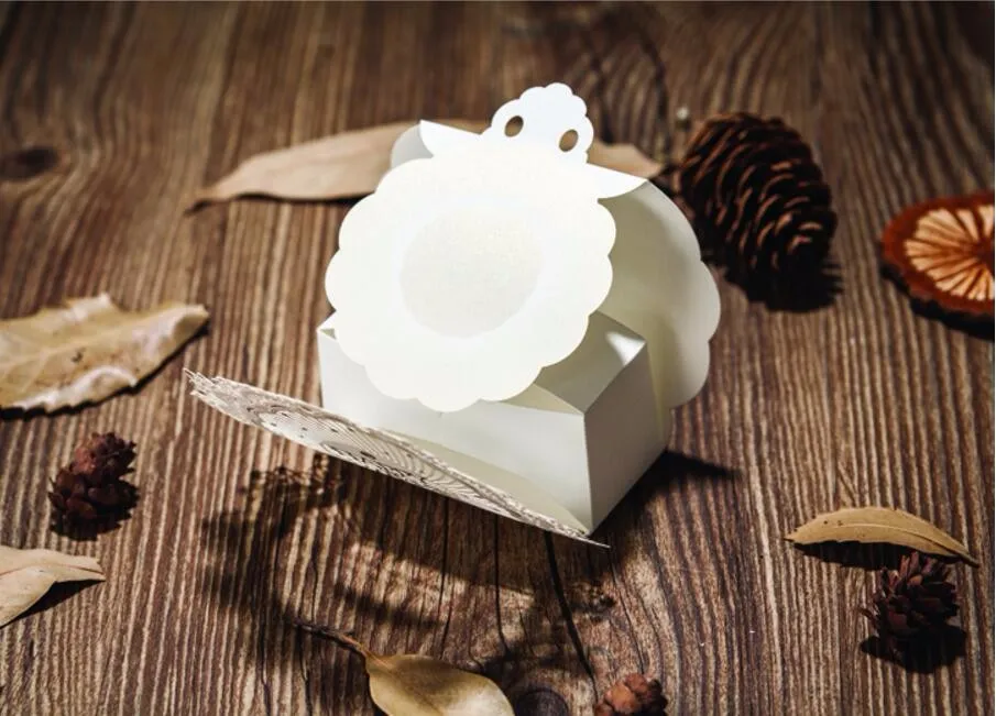 Роскошная бронзовая лазерная резка конфетная коробка с лентой для свадьбы