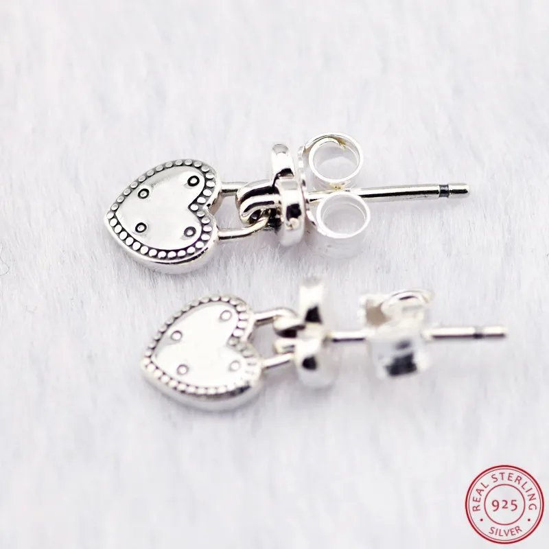 Подарок на день Святого Валентина серьги гвоздики с сердечками для женщин