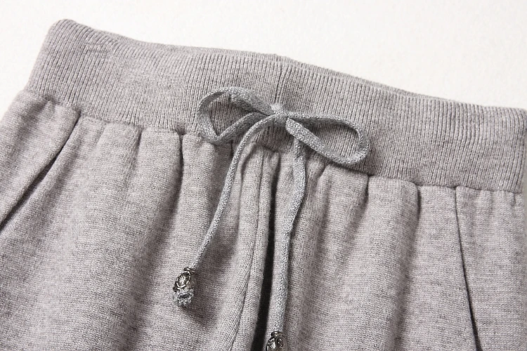 Женский трикотажный костюм ALPHALMODA Однотонный свитер с рисунком + брюки на весну