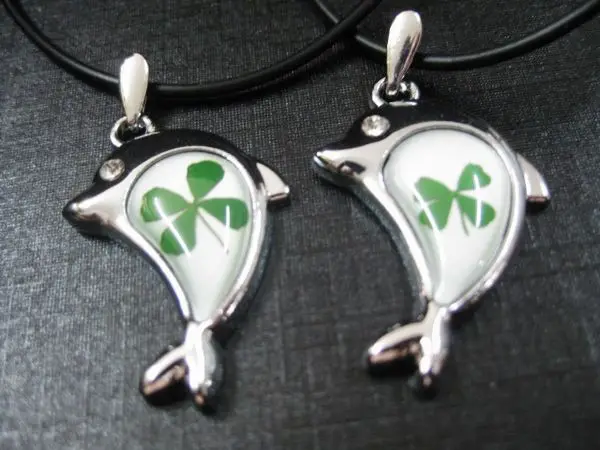 20 шт. модное ожерелье с дельфинами Клевер покрытием цены по прейскуранту