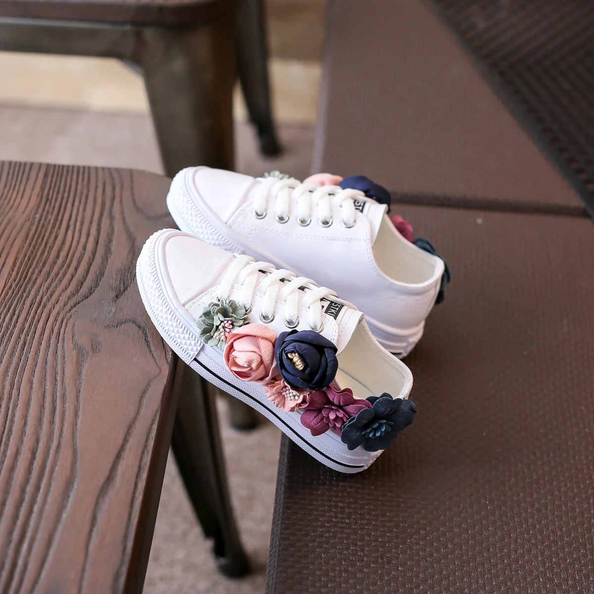 

Beading Kids Shoes Low Top 2020 Autumn Children's Shoes Korean Flower Girls Canvas Shoes Casual Sneakers Lace