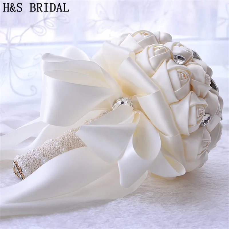 H & S свадебный атласный букет цвета слоновой кости с белыми кристаллами зеленый