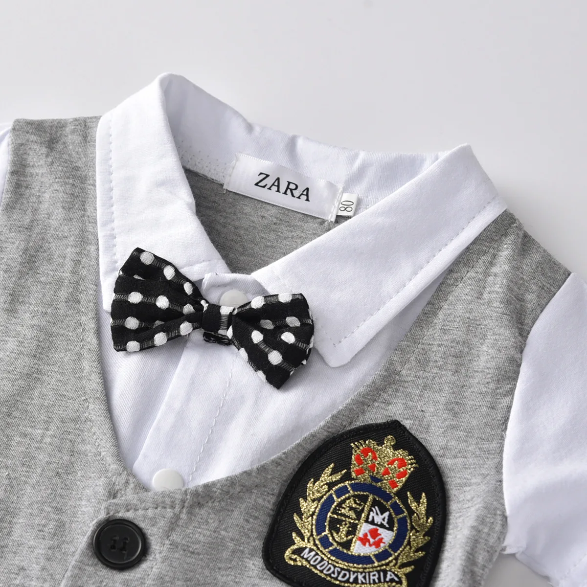 19B040 Children's clothes baby hardy children jumpsuit Crawl boy tie gentleman badge fake two pieces of |