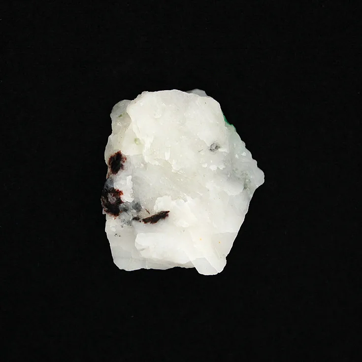 Сверхтонкие минеральные кристаллы изумрудно-зеленые натуральные грубые камни