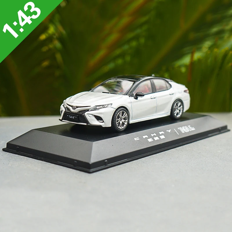 1:43 новой машины скорой помощи TOYOTA CAMRY 2018 сплав игрушечный автомобиль литые