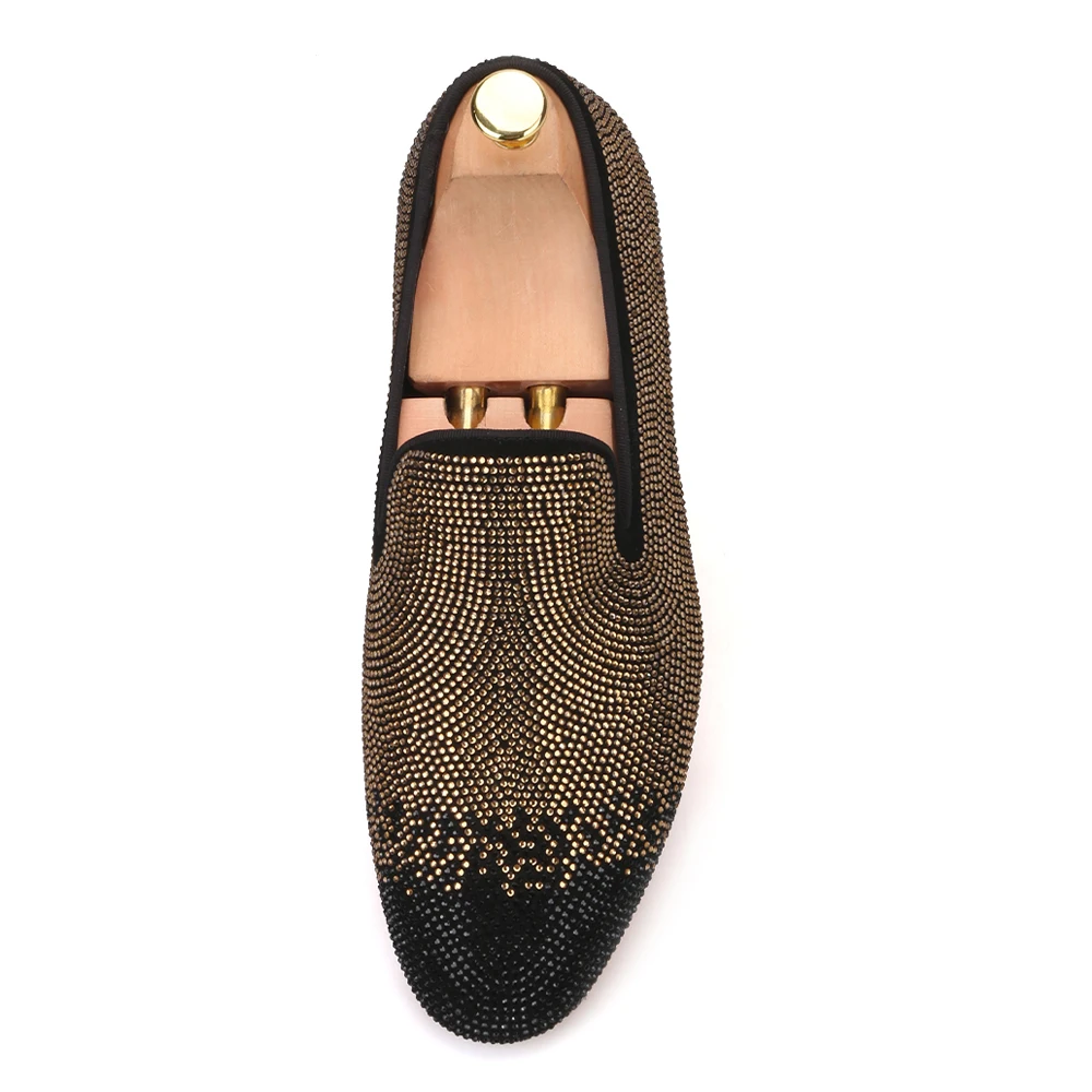 Piergitar/Новинка года; стильные мужские замшевые лоферы; цвет черный, золотой; разноцветные стразы; модные вечерние и банкетные мужские повседневные туфли
