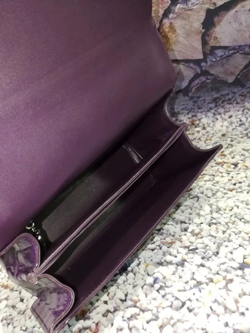 Рисунок 6 - Сумка женская из крокодиловой кожи