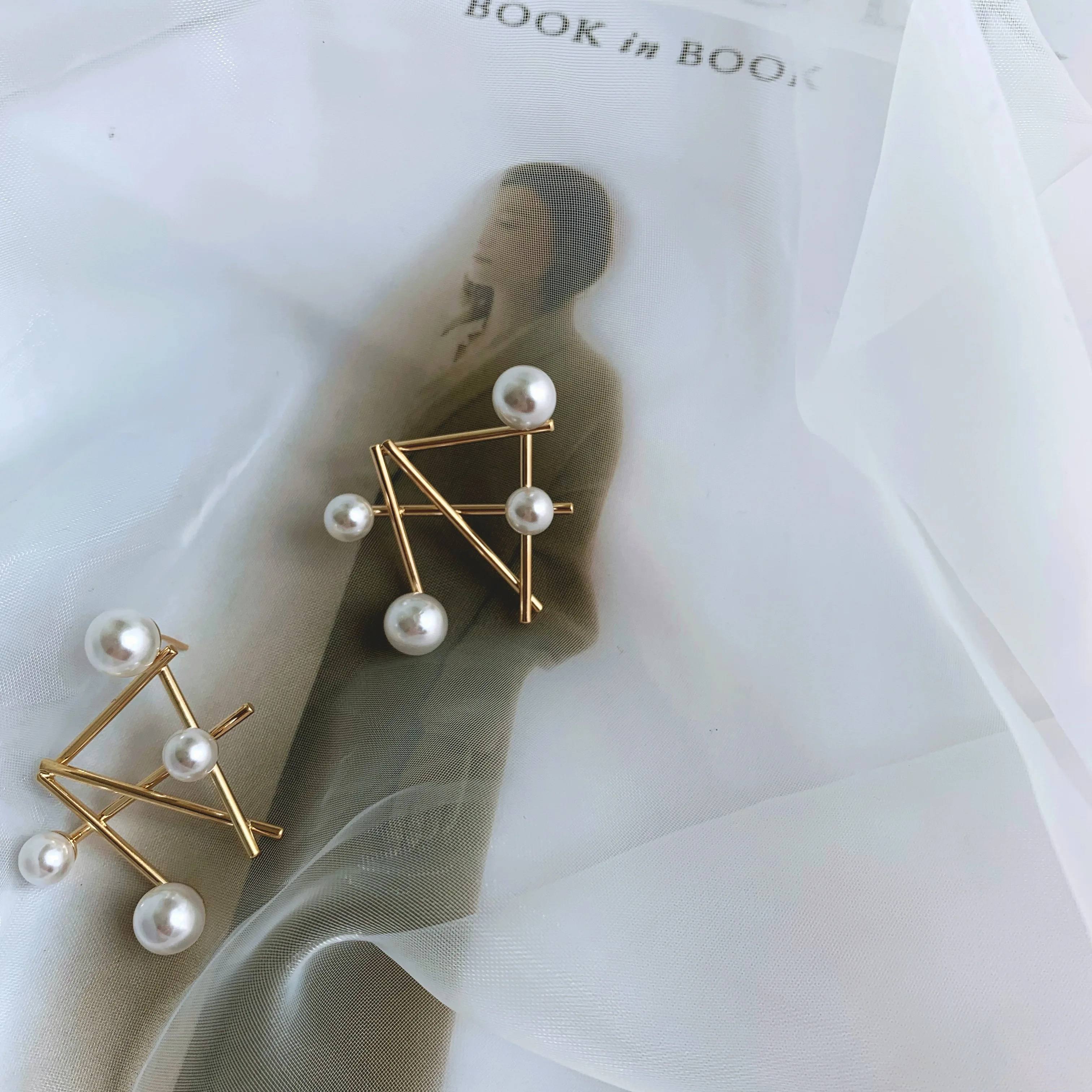 Neatear дизайнерские серьги с жемчугом металлические неправильные квадратные