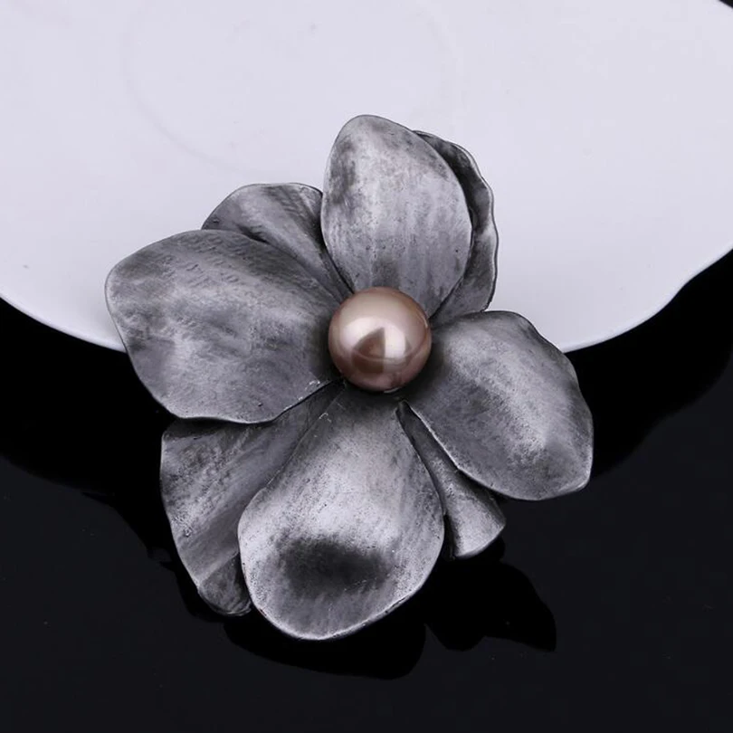 

Alloy Antique Flower Brooches Pendant Accessories Vintage Style Simulated Pearl Brooch Pins Women Jewelry Gifts Broche XZ190