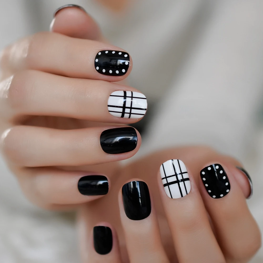 24pcs/set Classtic Black White Fake Nails Lattice Grid Artificial French False Tips Press on with Glue Sticker | Красота и здоровье