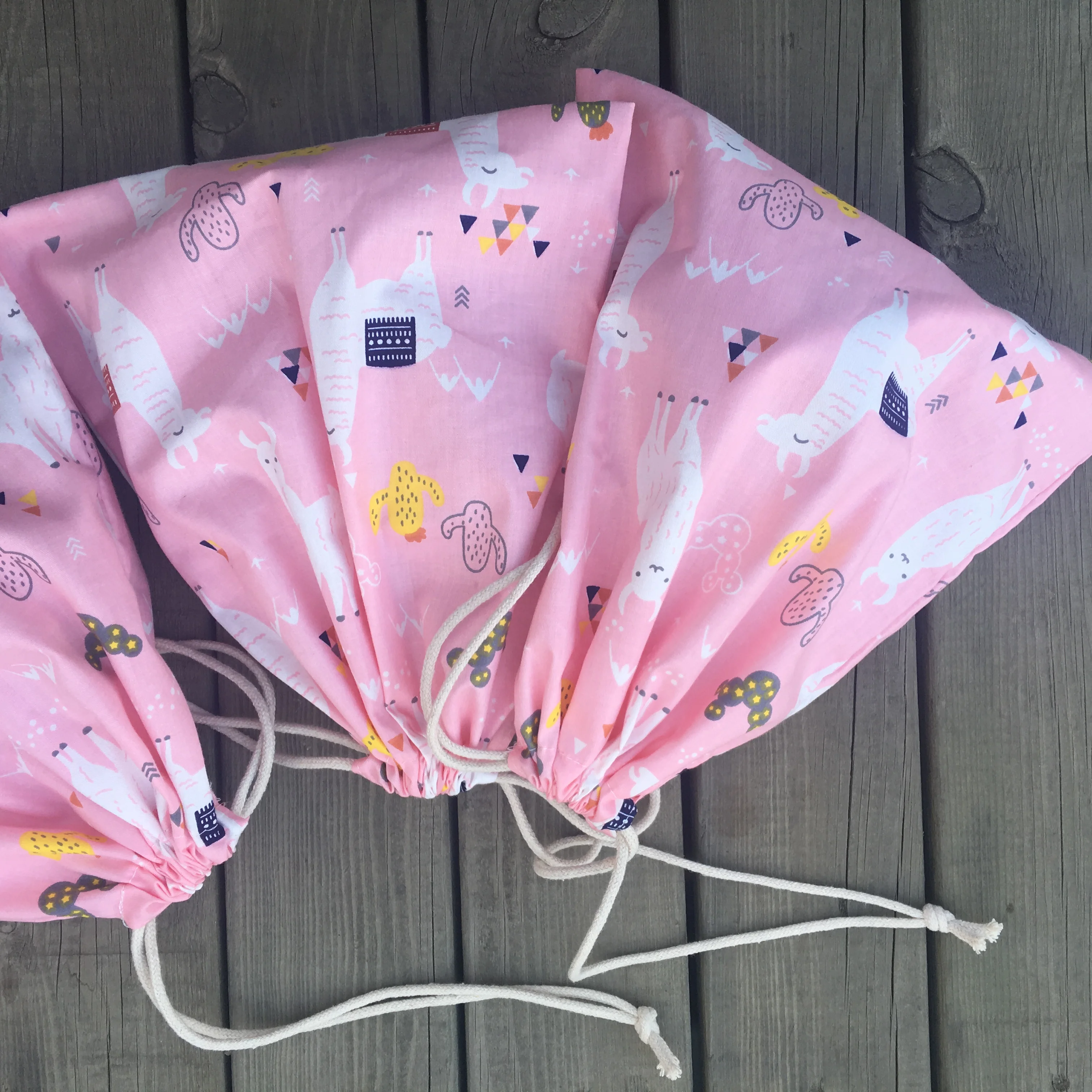Cotton Twill Drawstring Multi-purpose Bag Party Gift Cactus Animals Alpaca Pink Base YL75 | Багаж и сумки