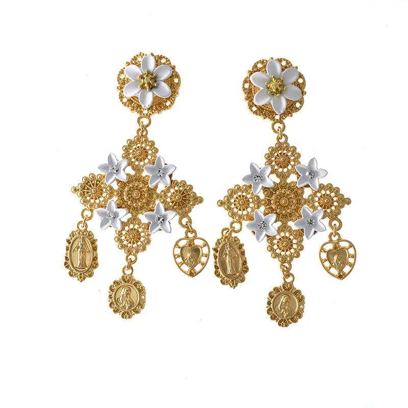 

Vintage Baroque Earrings for Woman White flower Drop Big Gold Party Brincos Eardrop Lange Oorbellen Pendientes Aretes