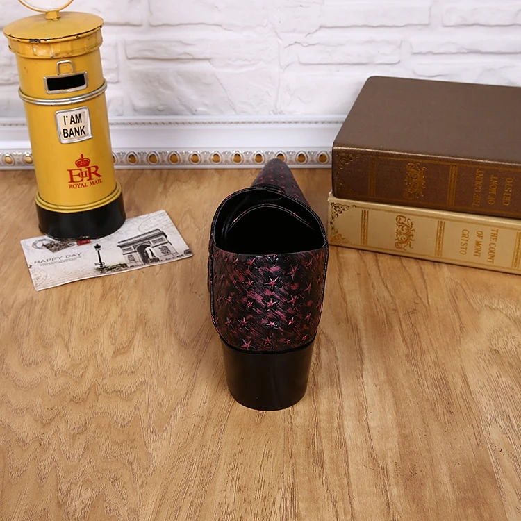 Новинка Модные фиолетовые мужские туфли с острым носком и звездами вечерние