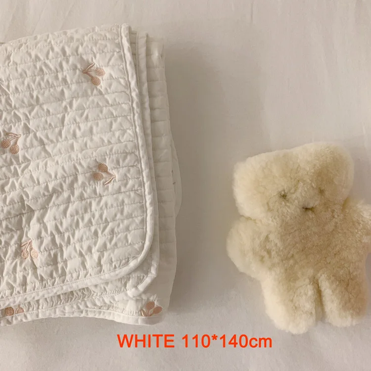 White M Корейское детское одеяло, Комплект постельного белья, хлопок, вишня, вышивка стеганая, Детские комплекты в кроватку, кровать, одеяло, s для новорожденного ребенка, девочка, мальчик, кроватка - Цвет: White M