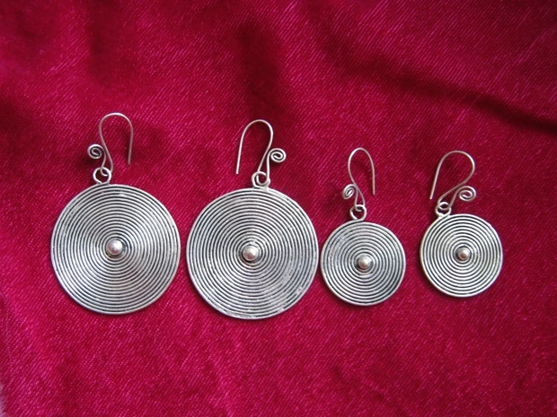 

Miao Township Dongzhai Национальный Ветер Ретро серьги рука Miao серебро> Бесплатная доставка