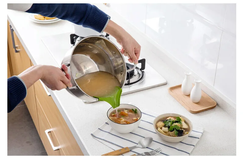 1PC Liquid Silicone Funnel Soup Pot Prevent Spills Circular Rim Deflector Anti leakage Cooking Tools Kitchen Accessories OK 0258 | Дом и сад