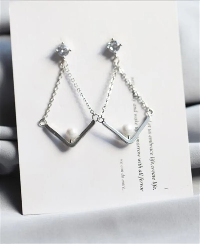 Что не так с секретаря Ким Ми со серьги Парк Минь Янг одинаковые кольца из серебра