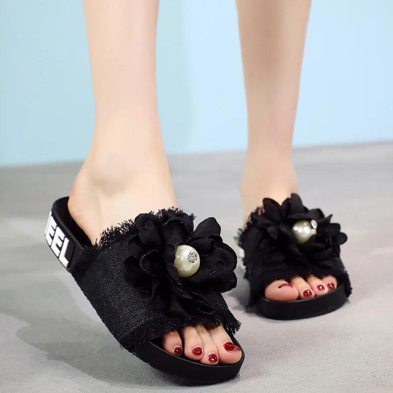 Летние женские сандалии и шлепанцы из джинсовой ткани с цветами на нескользящей