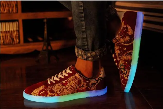 Хорошее качество холст обувь мужской обуви флуоресцентный свет USB зарядка пара