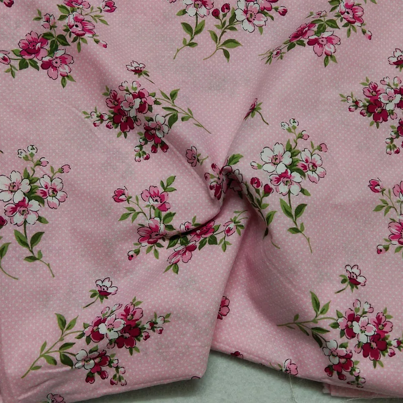 Изящная хлопковая ткань в розовый горошек с цветочным принтом 50x105 см | Дом и сад