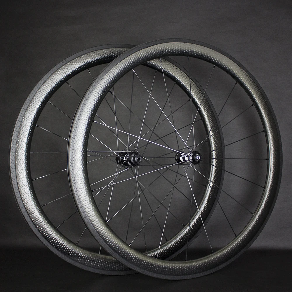 

FIERCE 45/50/58/80mm 700C Aerodynamic Dimple Carbon Road Wheels 700C Rim Brake Hub 350 DT/240 DT and Aero PILLAR Flat Spokes
