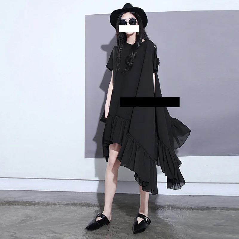 Женское шифоновое платье с оборками черное свободное плиссированное большого