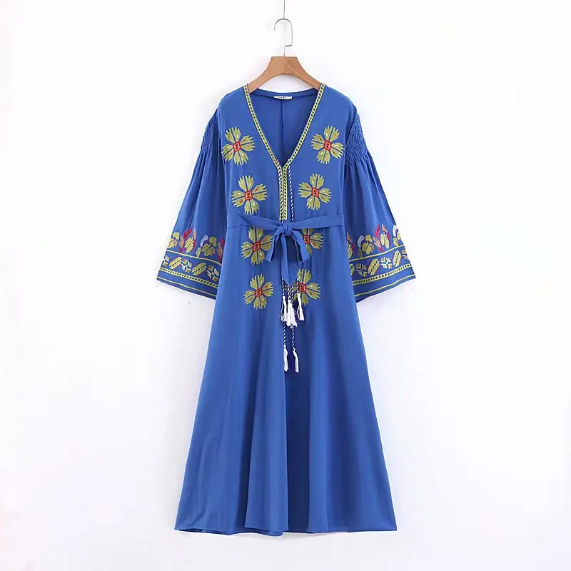 Винтажное женское платье с цветочной вышивкой хлопковое льняное расклешенными