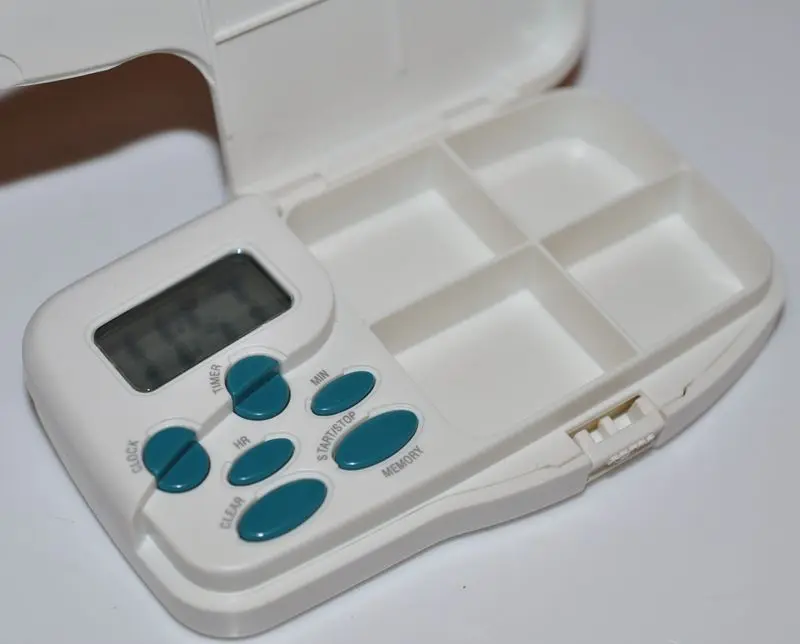 Умный чехол для таблеток с таймером и отсек ежедневная электронная медицина