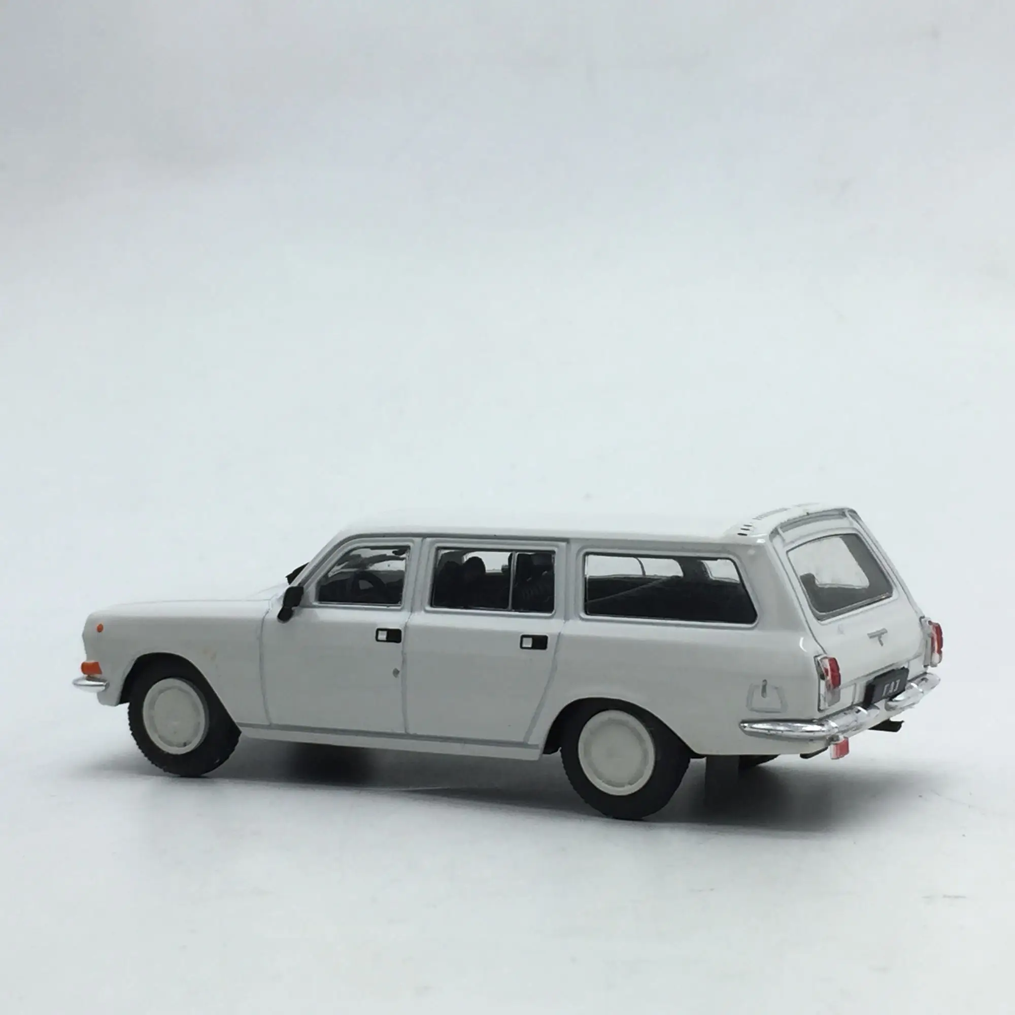 Модель автомобиля из 1:43 сплава советской модели автомобиля для путешествий