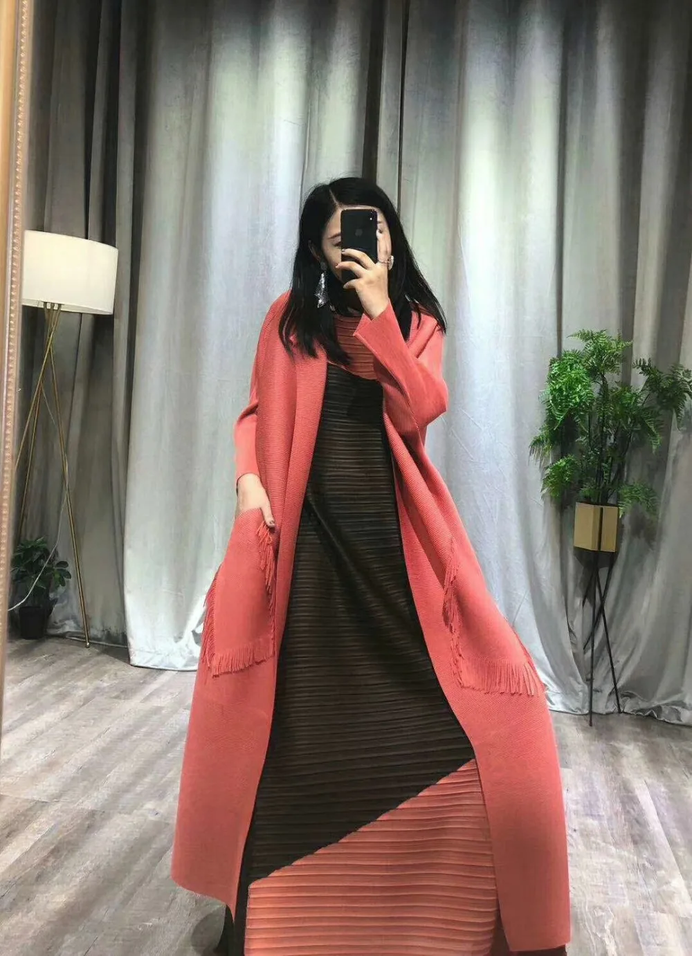 Miyake fold   two-piece set pleated three quarter Windbreaker + large swing Contrast sleeveless dress  IN STOCK