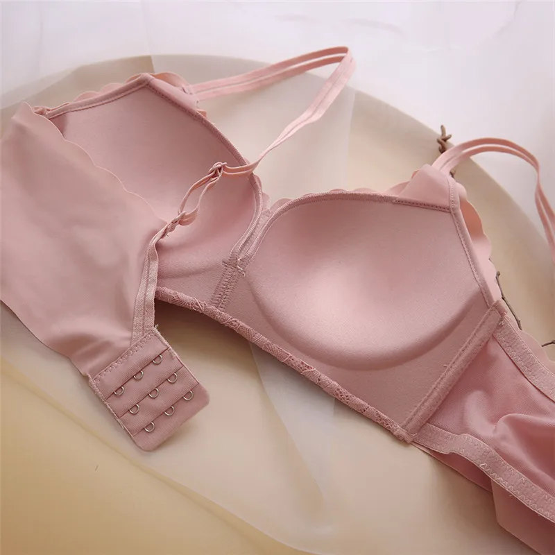 Комплект нижнего белья с цветочной вышивкой и глубоким V образным