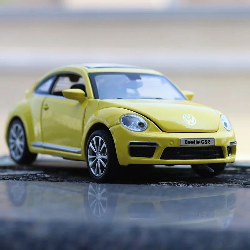 

Модель автомобиля в масштабе 1/32 VW Beetle, литый под давлением, со звуком светильник, игрушка, подарки для детей