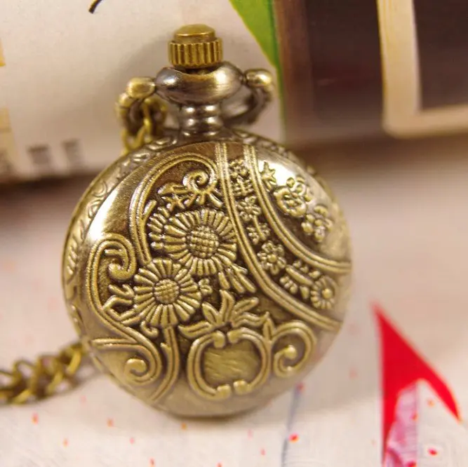 Часы с цветочным рисунком новинка мужские и женские часы бронзовые Кварцевые