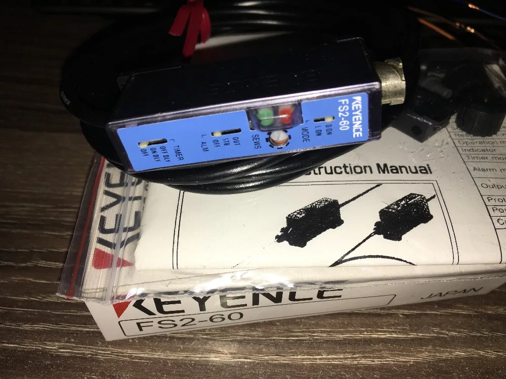 Фотоэлектрический переключатель FS2-60 волоконный усилитель KEYENCE 12-24VDC