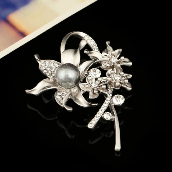 Personality fashion drill Flower with Pearl womens classical suit banquet gold/silver Brooch | Украшения и аксессуары