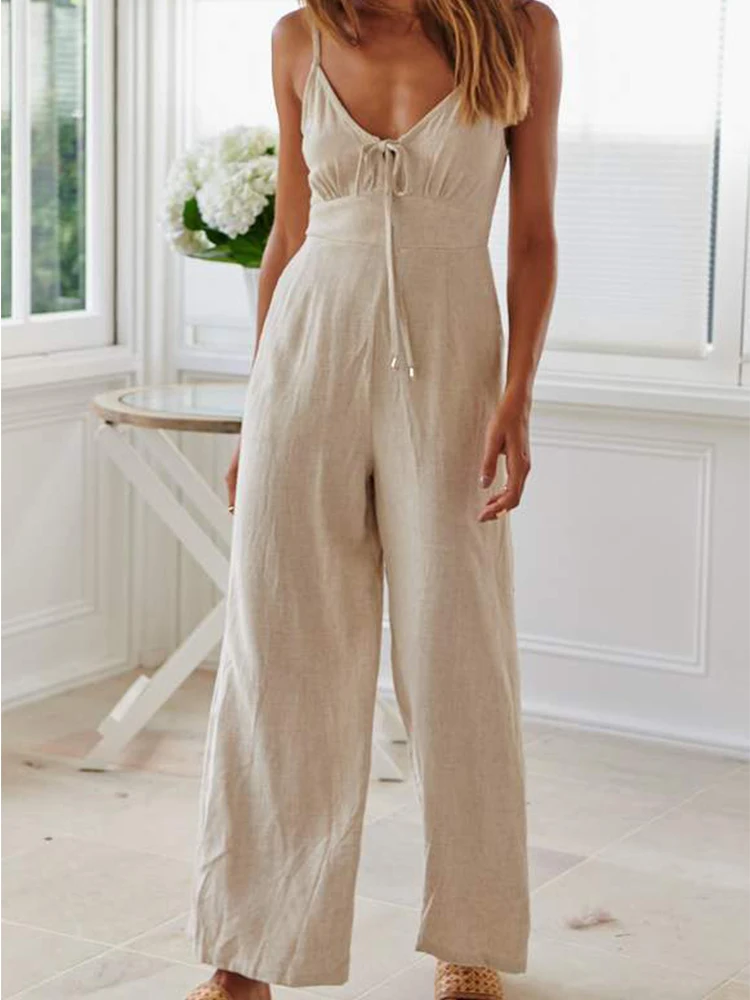 Женский комбинезон на бретельках с v-образным вырезом однотонный кружевной