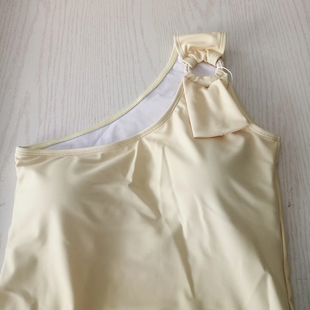 Цельный купальник с одним плечом мятно-синего цвета для девочек коррекции фигуры