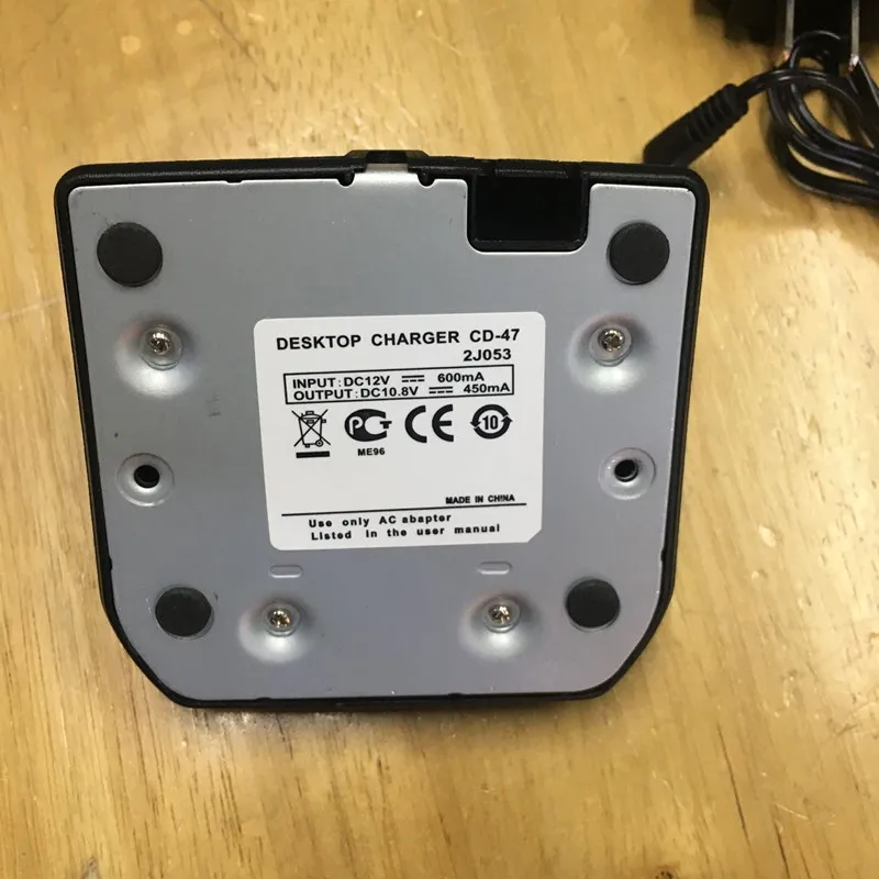 Настольное зарядное устройство CD-47 CD47 для Yaesu Vertex VX168 VX210 FT60 FT60R VX180 VX417 и т. д. |