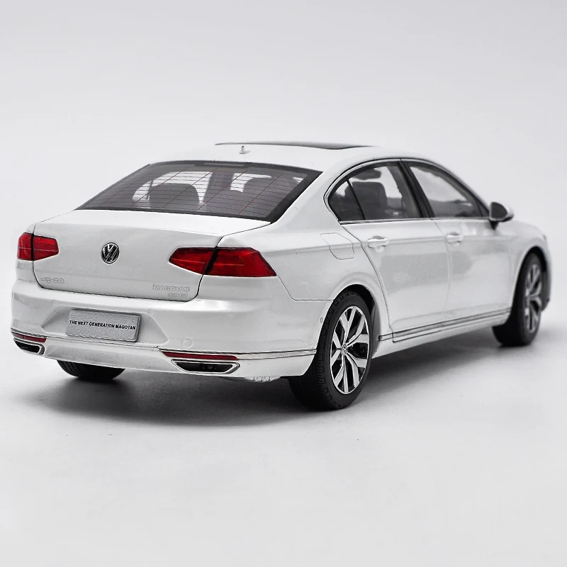 1/18 Масштаб Volkswagen Magotan(Passat B8) белый литой автомобиль модель игрушки