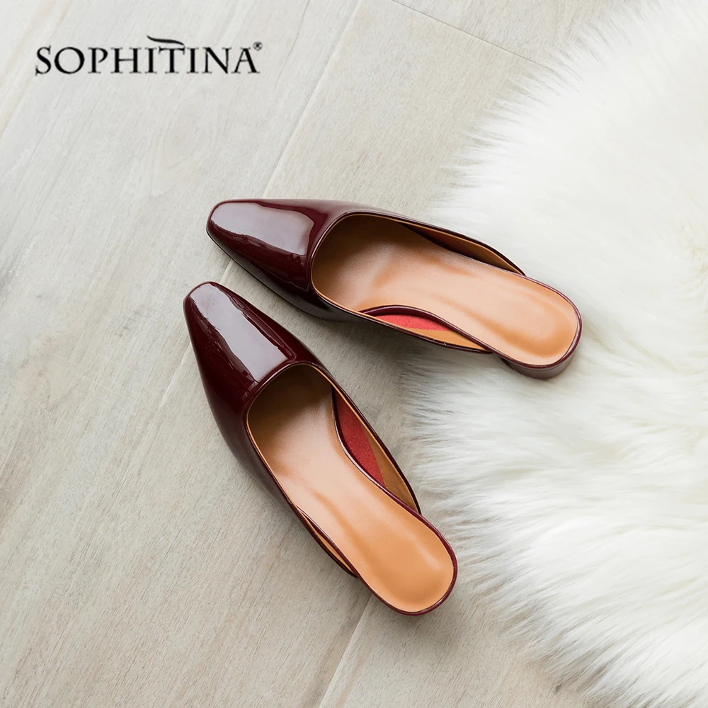 SOPHITINA/Новинка 2019г.; Летняя обувь из лакированной кожи с закрытом мыске и открытой пяткой; Модные и удобные женские сабо на круглом и низком каблуке; Элегантная повседневная обувь в особенной стиле; Сандалии SO106