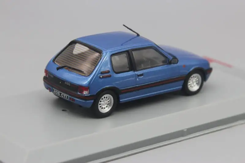 1:43 peugeot 205 GTI 1984 л 1994-сплав модель автомобиля литой металл игрушки подарок на день рождения для детей мальчик другой